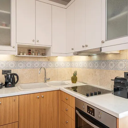 Jasmine - One Bedroom With Balcony Apartment *