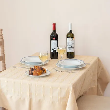 Apartment Jasmine - One Bedroom With Balcony *