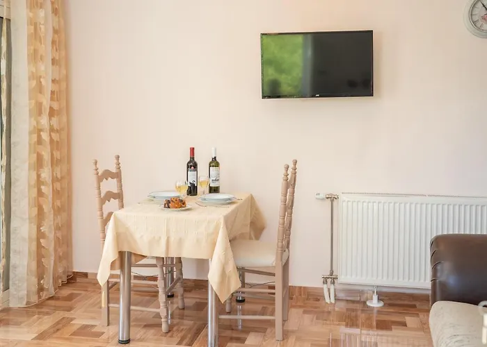 Jasmine - One Bedroom With Balcony * 萨米