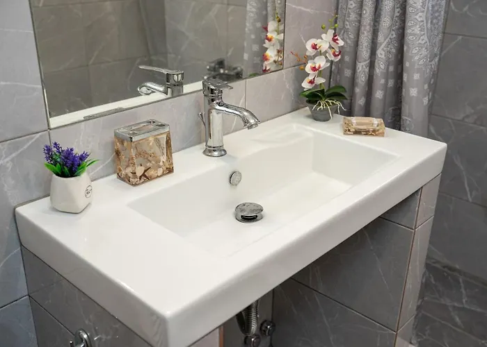 公寓 Jasmine - One Bedroom With Balcony *